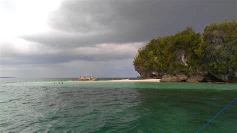 Premium Photo | Island hopping in davao