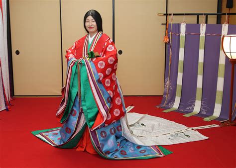 雅な平安時代のお姫様♪京都で十二単体験 十二単と着物レンタルの雅ゆきで結婚式・京都観光