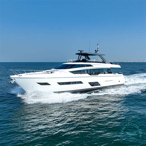 Yacht Rental Dubai | Yacht Charter Starts from AED 800/hr