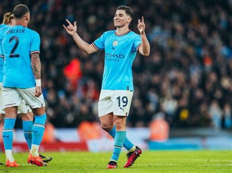 Doblete Y Asistencia De Julián Álvarez En La Goleada Del Manchester City