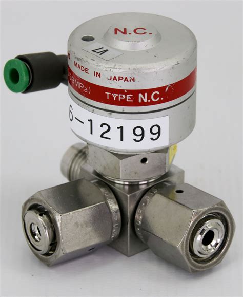 12199 FUJIKIN 3 WAY DIAPHRAGM VALVE TYPE N C O P 0 39 0 59 MPA