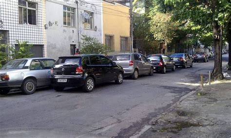 Fila Dupla De Carros Estacionados Incomoda Motoristas Jornal O Globo