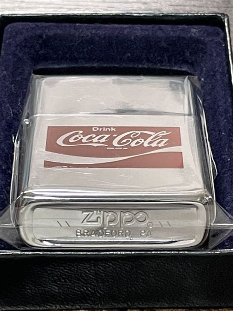 【やや傷や汚れあり】zippo Drink Coca Cola コカコーラ 年代物 1986年製 希少刻印 デッドストック シルバーインナー