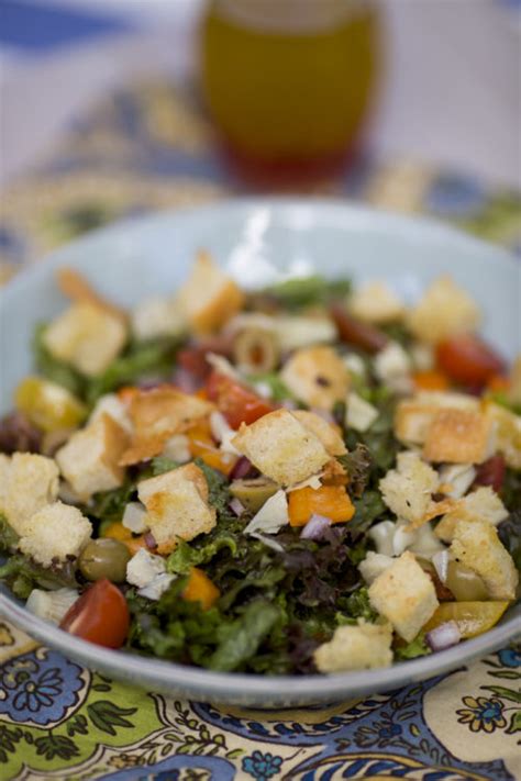 Everyday Salad With Homemade Croutons - The Broadcasting Baker