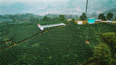 Sống ảo trên cây cầu kính mới toanh tại Cao Bằng