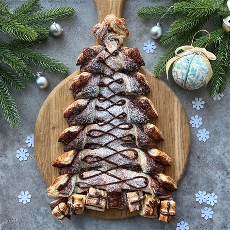 Nutella Puff Pastry Christmas Tree - Easy Holiday Dessert