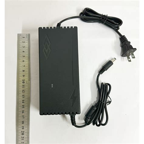 線充型 鋰電池充電器 21v 3a 5a 6a 電動工具電池充電器 適用18v 20v 21v 鋰電池組風扇散熱款 蝦皮購物