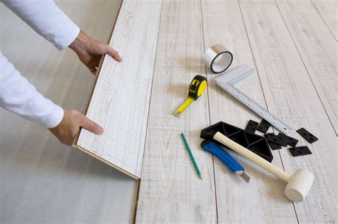 Comment poser du parquet flottant les étapes et conseils