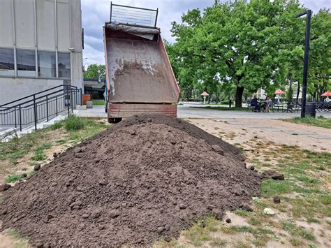 Ziemia Ogrodowa Siana Czarnoziem Humus Pod Trawnik Pod Warzywa