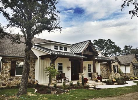 Transitional Modern Farmhouse