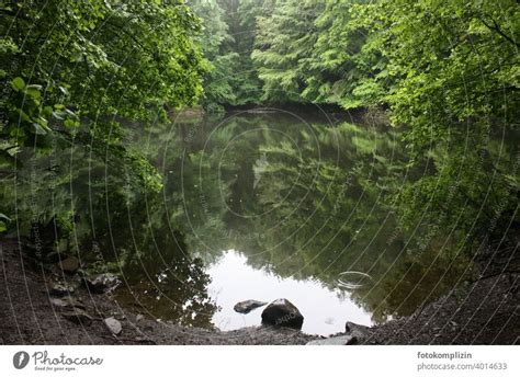 Spiegelung Im Fluss Ein Lizenzfreies Stock Foto Von Photocase