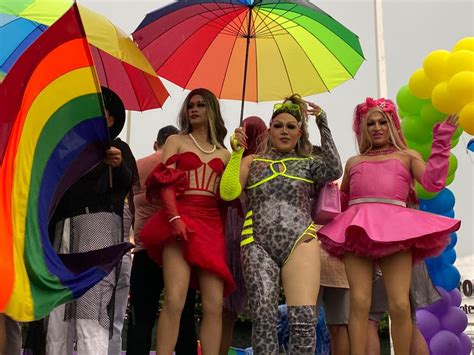 Lluvia Arco Ris Inunda Las Calles De Durango Marcha Del Orgullo Gay