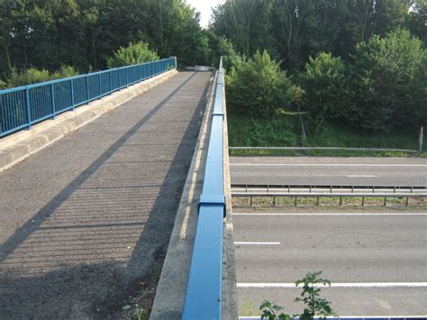 Farmbridge Over M2 Motorway © David Anstiss Cc By Sa20 Geograph