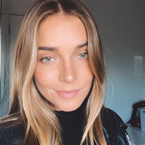 4 Hot Sexy Nina Jephcott Bikini Pics