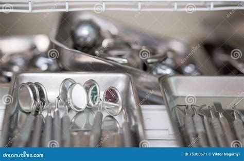 Stomatologisch Instrument In De Tandartsenkliniek Verrichting
