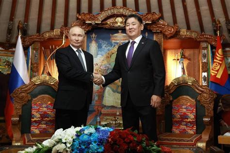 Vladimir Poutine En Mongolie La Russie Resserre Les Rangs Avec Ses