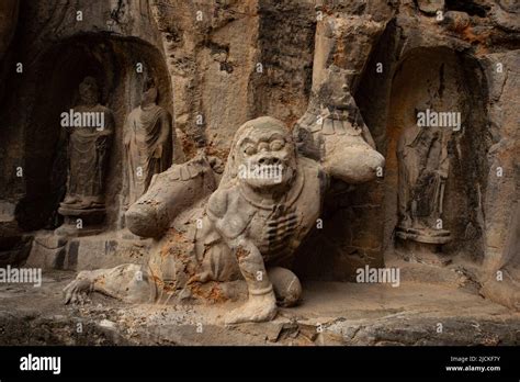 Luoyang longmen grottoes Stock Photo - Alamy