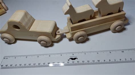 Pickup Truck with Horse trailer and Horses - Peter's Wooden Toys