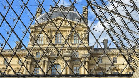 7 Dazzling Details About the Louvre Pyramid | HowStuffWorks