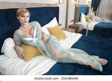 Sexy Blonde Plus Size Short Hair Stock Photo Shutterstock
