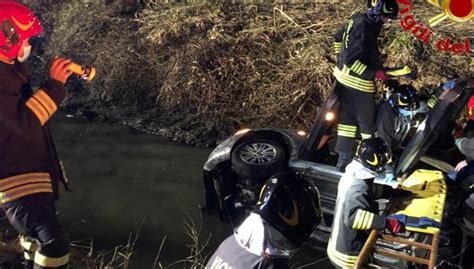 MARUDO Auto Nel Fosso Salvato Un 62enne Cronaca