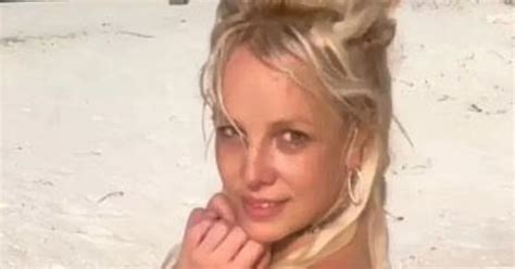 Britney Spears Poses Naked On A Beach In Raunchy Upload After Explosive