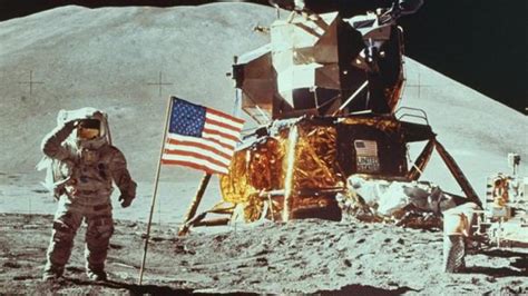 Video Film Uluitor Cu Neil Armstrong Primul Om Care A P It Pe Lun