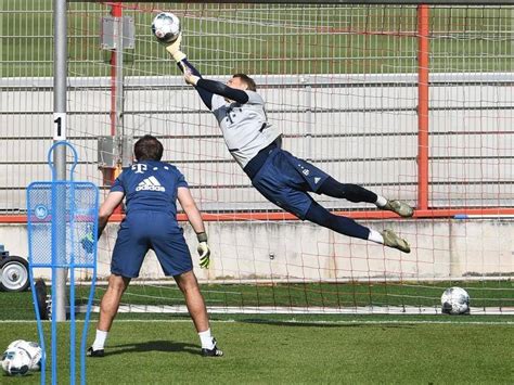 Bayern Munich Keen To Re Sign No 1 Neuer The Border Mail Wodonga VIC