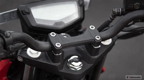 Tvs Apache Rtr 160 4v Handlebar Clamp Image Bikewale