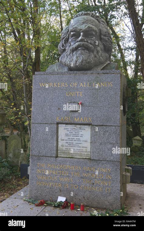 Grave karl marx hi-res stock photography and images - Alamy