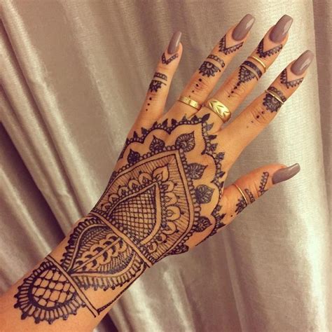 Pin De Raqs En Tatus Tatuajes De Henna Arte Con Henna Dise Os De