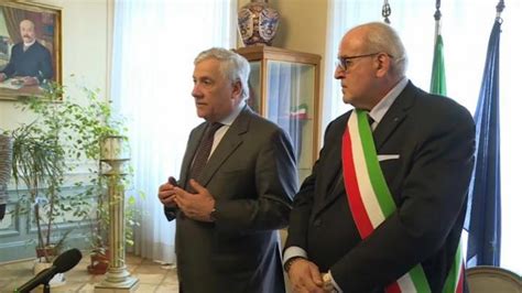 Tajani Italija Bi Lahko Podalj Ala Nadzor Na Meji S Slovenijo