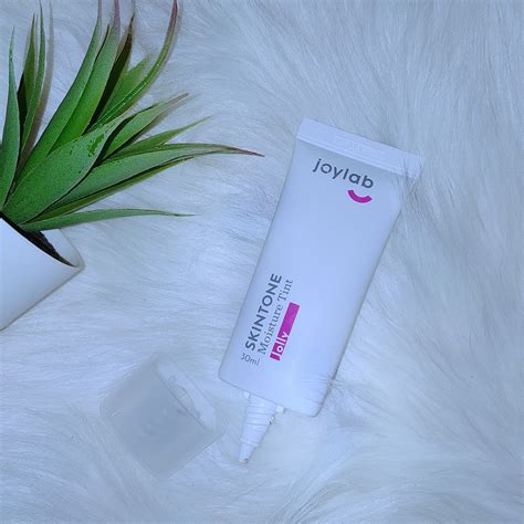 REVIEW JOYLAB SKINTONE MOISTURE TINT TERBARU Devi Yusri