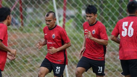 Foto Riko Simanjuntak Dan Witan Sulaeman Bikin Heboh Latihan Persija