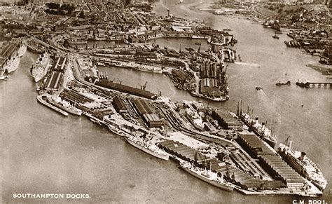 Southampton - Piers, Docks and Ferries