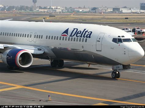 N C Boeing Delta Air Lines Eduardo Capdeville C