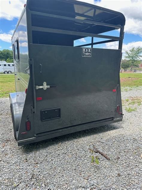 New 2025 Bee 2 Horse Slant Load Bp Horse Trailer Drops Gainesville