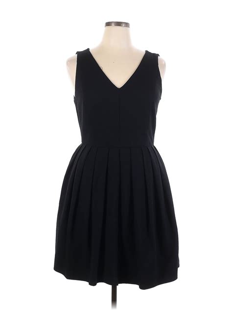 Halston Heritage Solid Black Cocktail Dress Size 14 77 Off Thredup