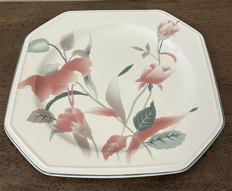 Vintage Mikasa Continental Silk Flowers F 3003 Dinner Plate 10 1 4