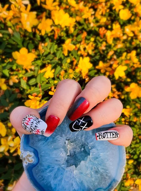 Harley Quinn Inspired Nails - Etsy