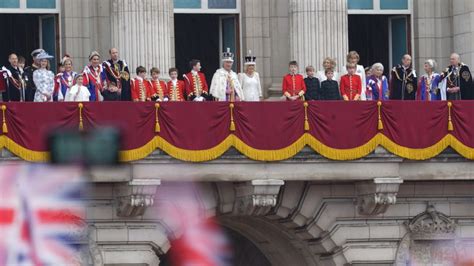 Prince Harry was 'not invited' to appear on Buckingham Palace balcony ...