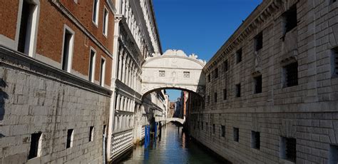 Il Ponte Dei Sospiri Di Venezia Storia E Leggende Usa La Valigia