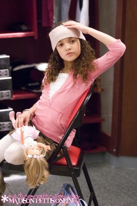 Galeria De Fotos Madison Pettis Brazil Estreia Do Filme Treinando O