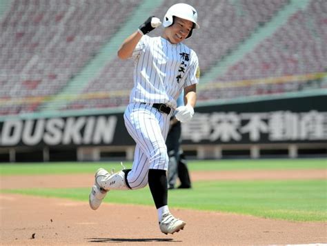 開幕試合でプレーボール本塁打 広島大会、初回の初球打ちにどよめき 2024年7月6日掲載 ライブドアニュース