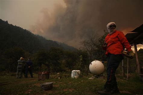 Fire rages for weeks in Argentina's Patagonia | Daily Sabah