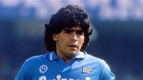 galoppo Raddrizzare lavo i miei vestiti napoli calcio maradona raggio ...