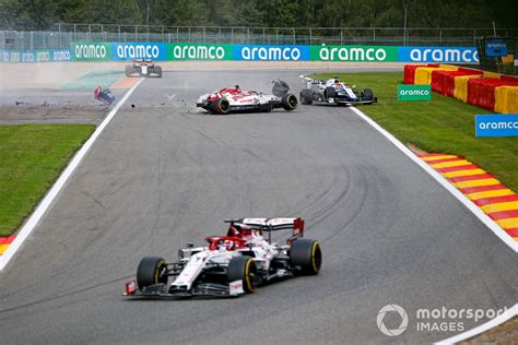 Video El Fuerte Accidente De Giovinazzi Y Russell En B Lgica