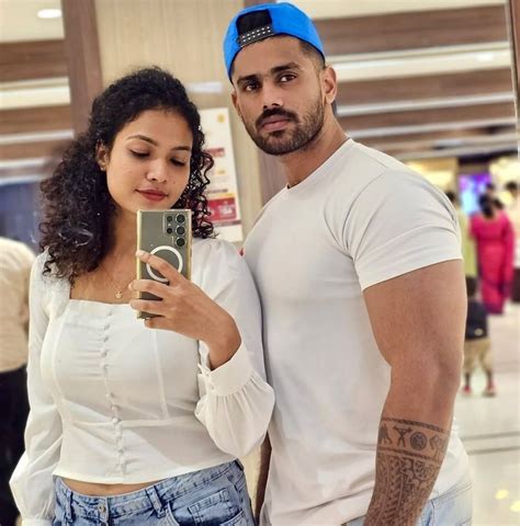 Colombian-Dating.com - Best Colombian Women Dating Site & App