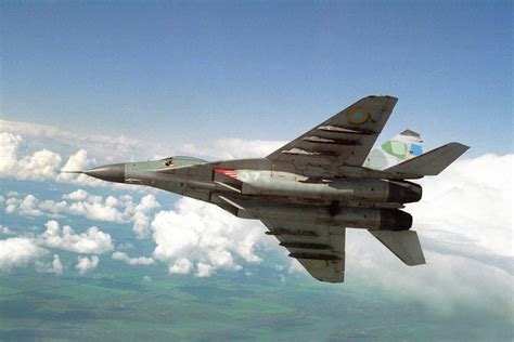 Польща передала Україні перші винищувачі МіГ-29