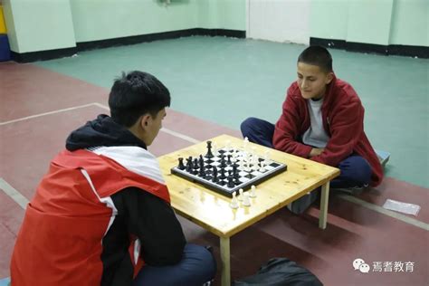 新疆焉耆：以棋益智 乐在“棋”中